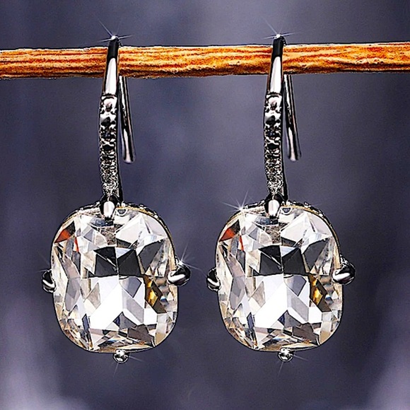 NEW WHITE GOLD FILLED PRINCESS CUT DIAMOND ZIRCON EARRINGS - Picture 2 of 12